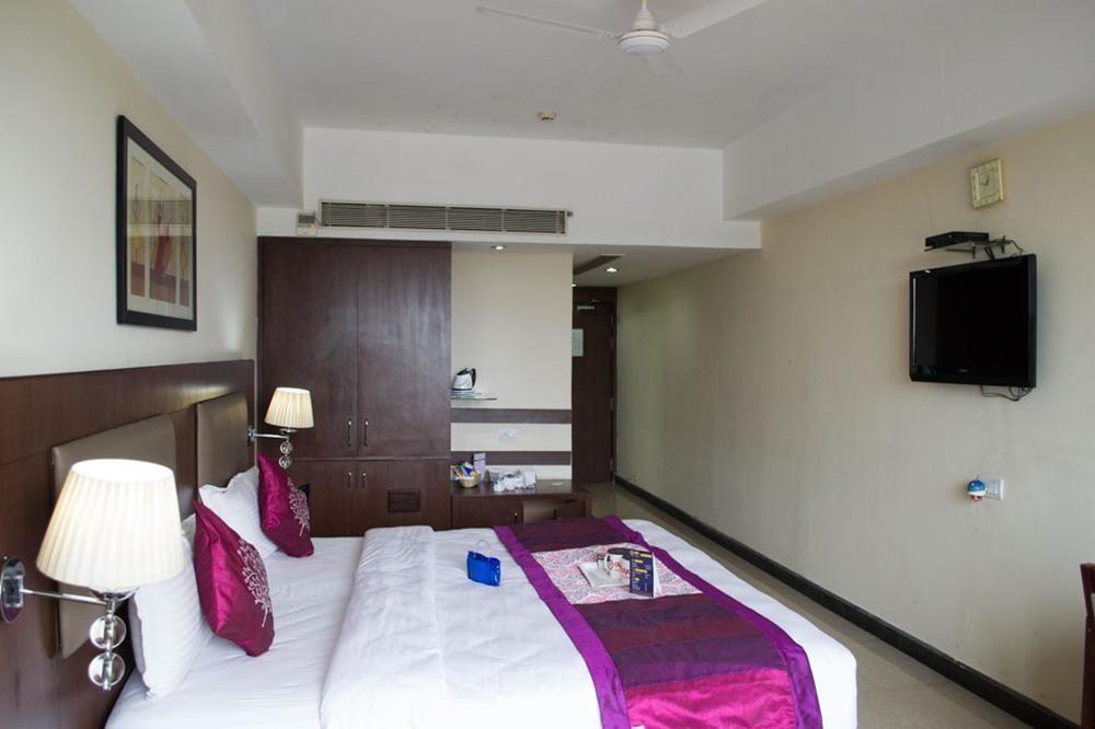 Oyo Premium Vani Vihar Hotel Bhubaneswar Buitenkant foto